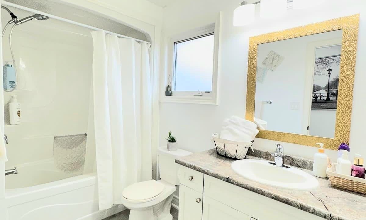 Photo of Bathroom in Niagara Falls