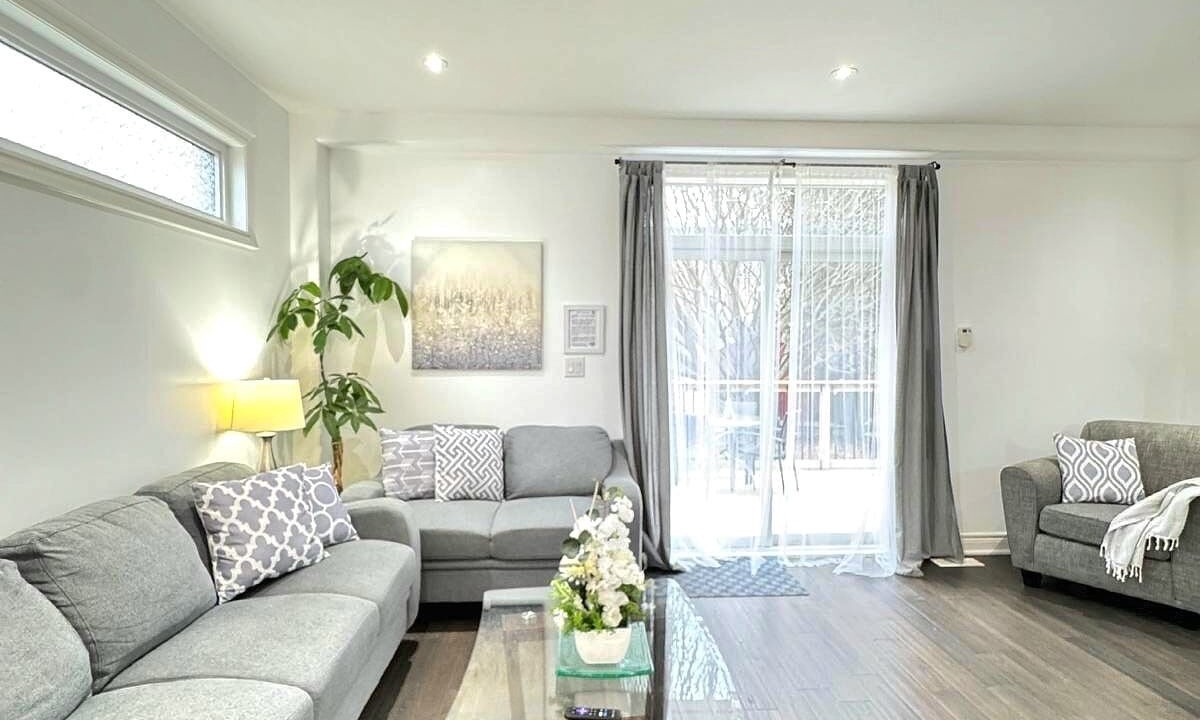 Photo of Livingroom in Niagara Falls