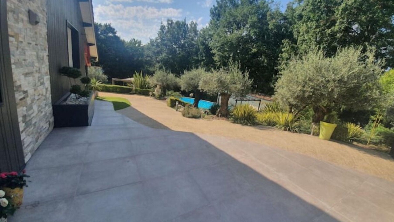 Photo of Outdoor in Moirax