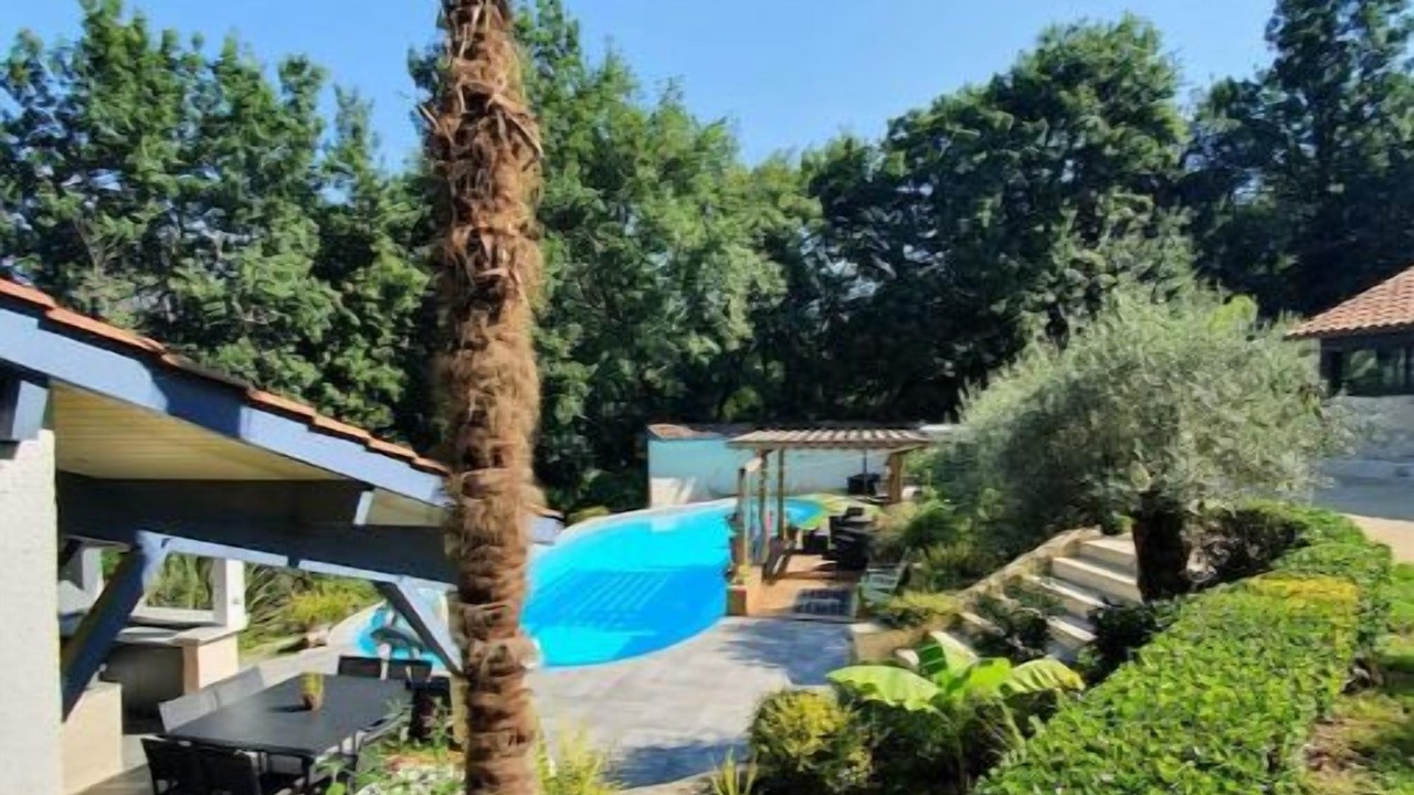 Photo of Outdoor in Moirax