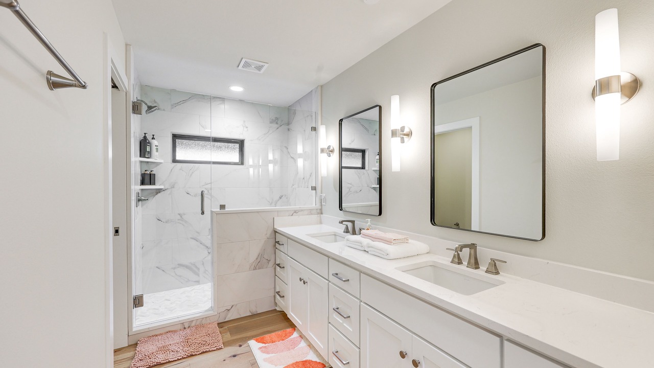 Photo of Bathroom in Lake Hamilton