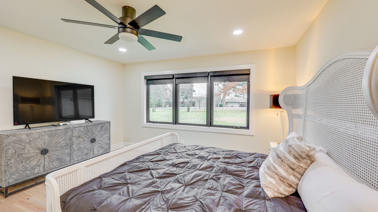 Photo of Bedroom in Lake Hamilton