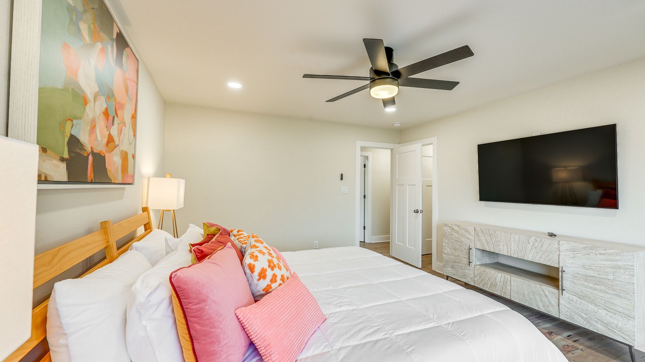 Photo of Bedroom in Lake Hamilton