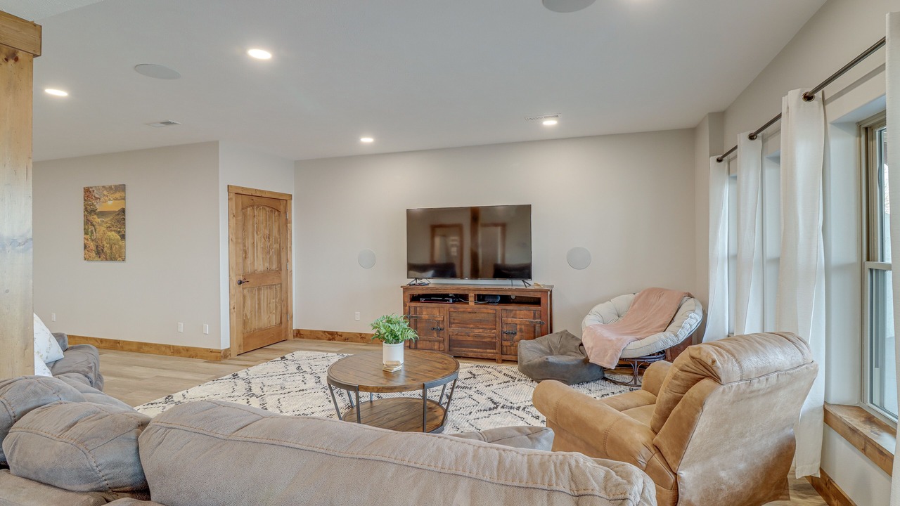 Photo of Livingroom in Harrison