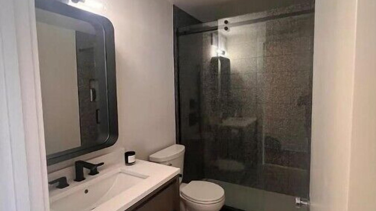 Photo of Bathroom in Near North Side
