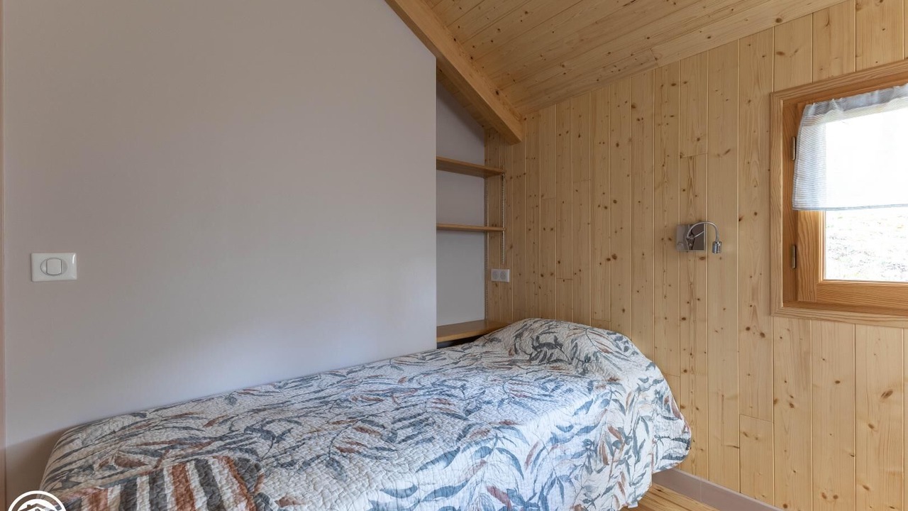 Photo of Bedroom in Saint-Genes-Champespe