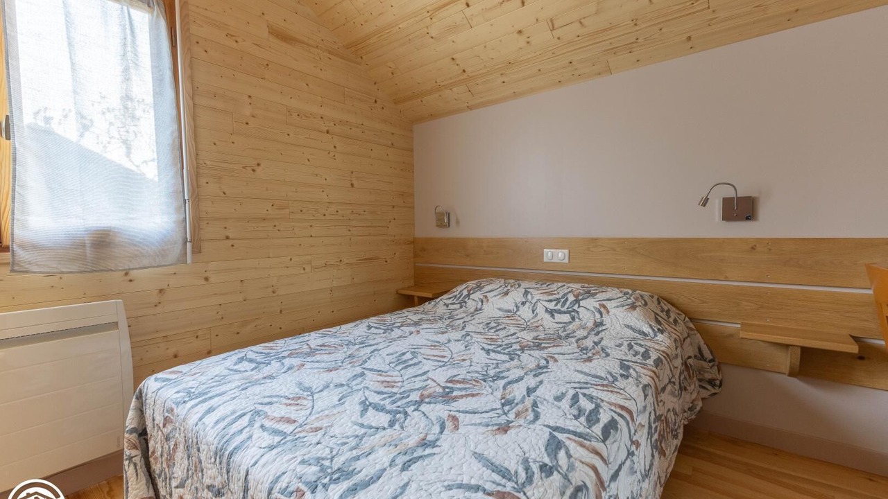 Photo of Bedroom in Saint-Genes-Champespe