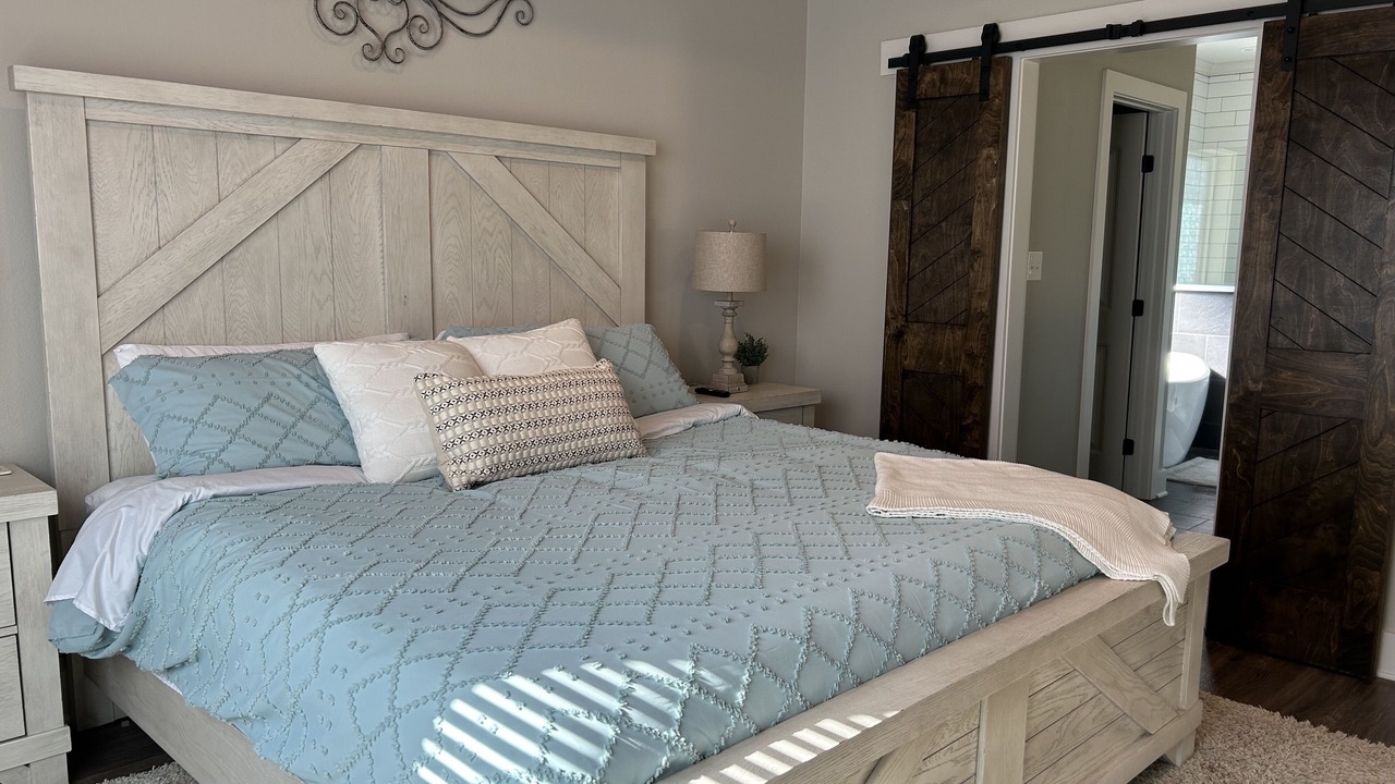 Photo of Bedroom in Hallsville