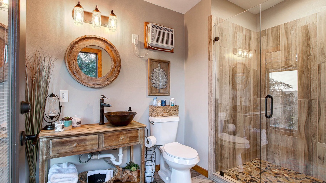 Photo of Bathroom in Hondo