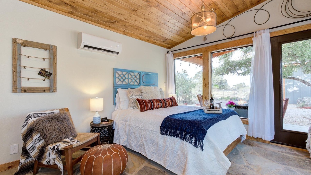 Photo of Bedroom in Hondo