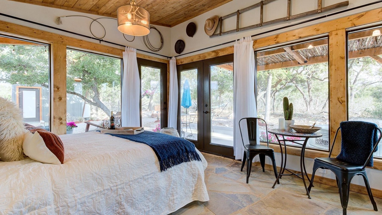 Photo of Bedroom in Hondo