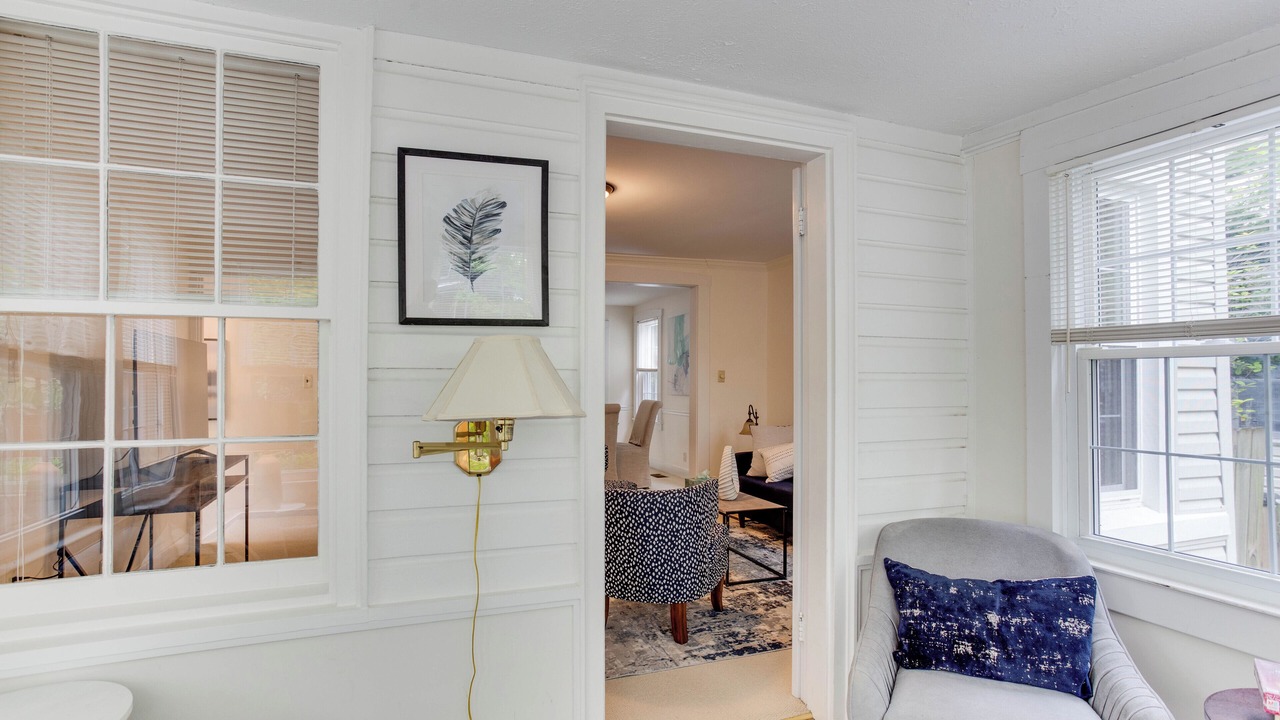 Photo of Livingroom in Potomac West