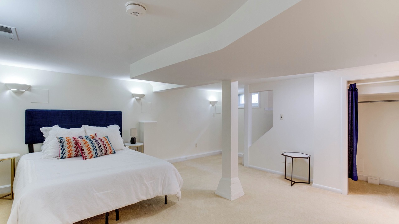 Photo of Bedroom in Potomac West
