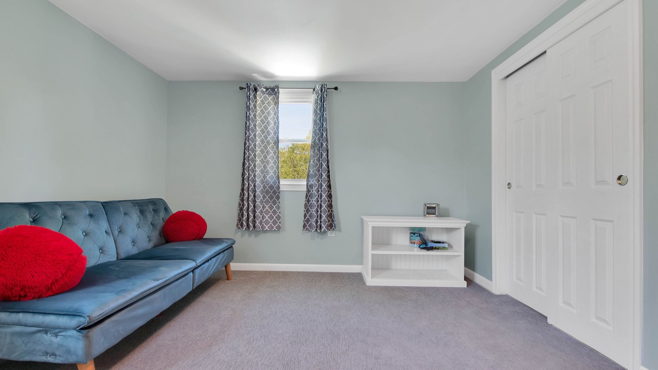 Photo of Bedroom in Old Saybrook