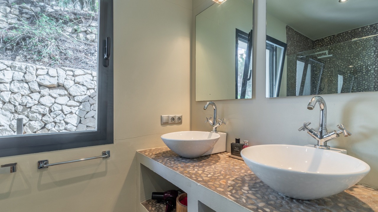 Photo of Bathroom in Benimeit