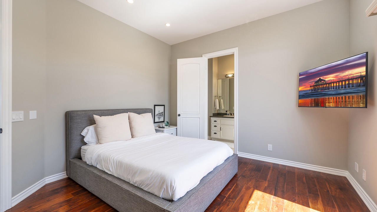 Photo of Bedroom in Huntington Beach