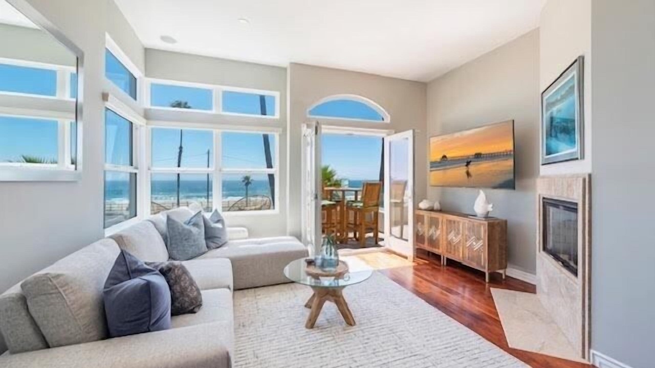 Photo of Livingroom in Huntington Beach
