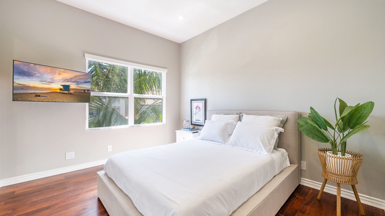 Photo of Bedroom in Huntington Beach