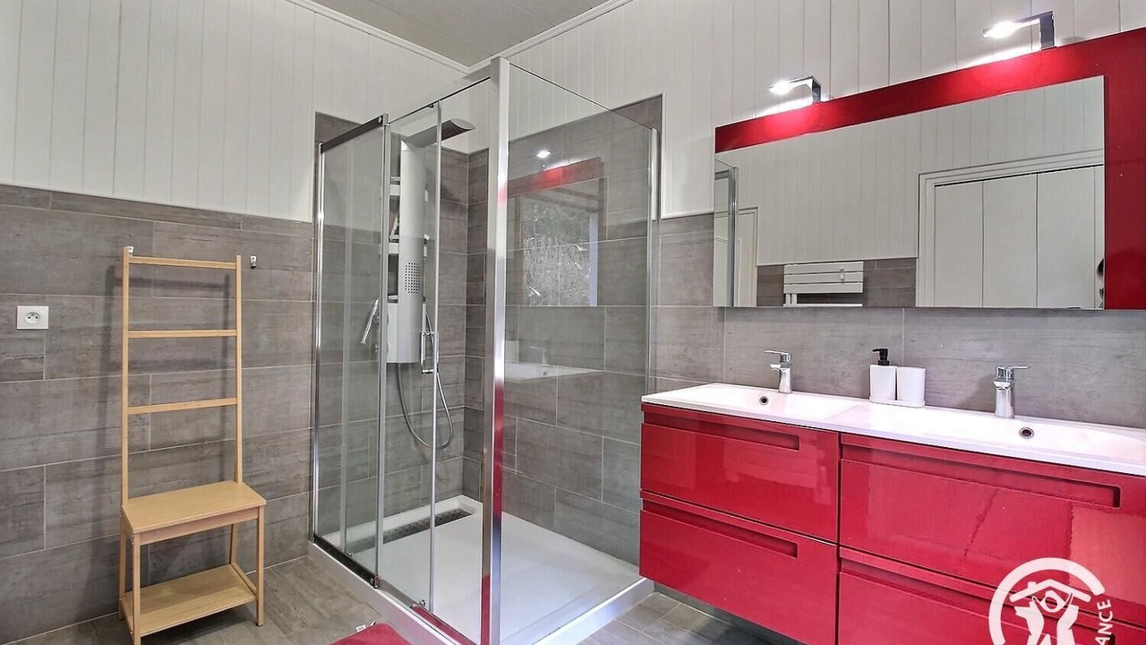 Photo of Bathroom in Trelevern