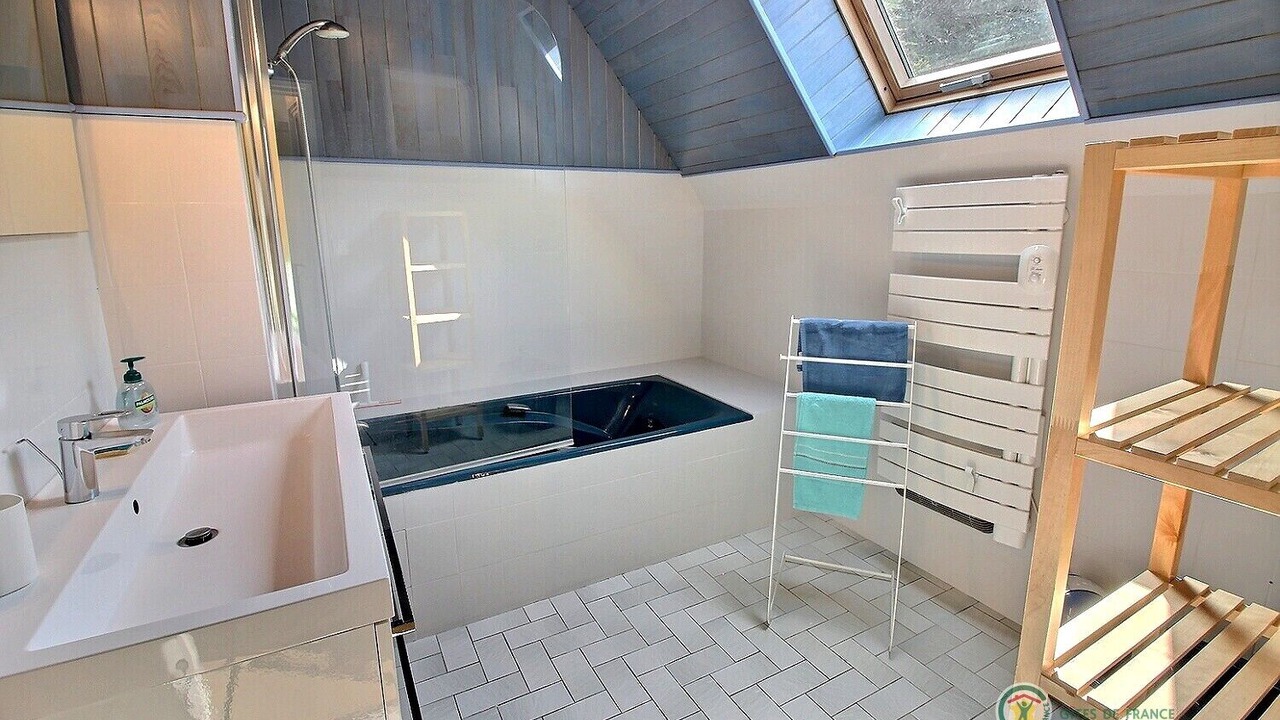 Photo of Bathroom in Trelevern