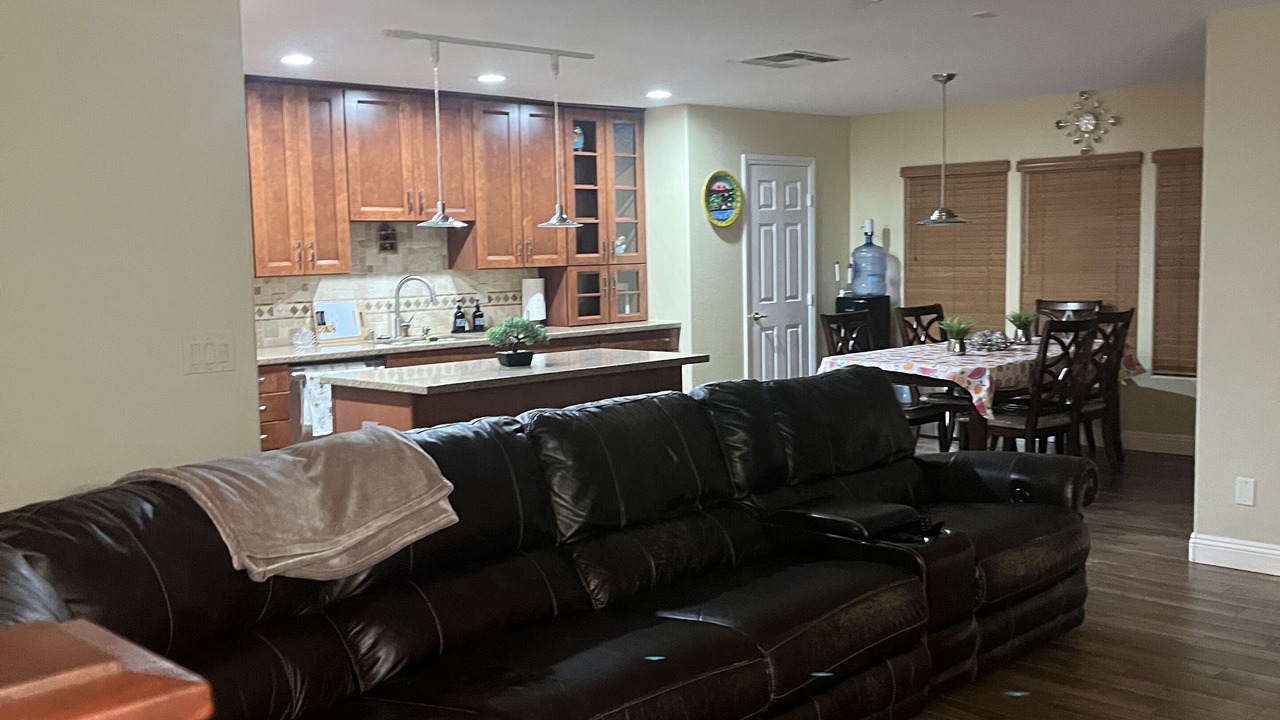 Photo of Livingroom in Sunrise Manor