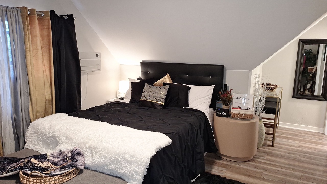 Photo of Bedroom in Midway