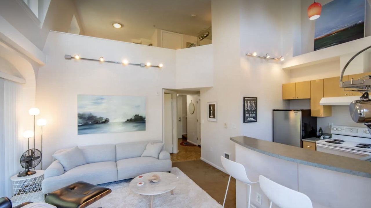 Photo of Livingroom in Belltown