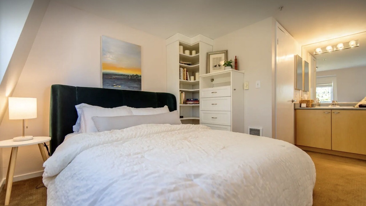 Photo of Bedroom in Belltown