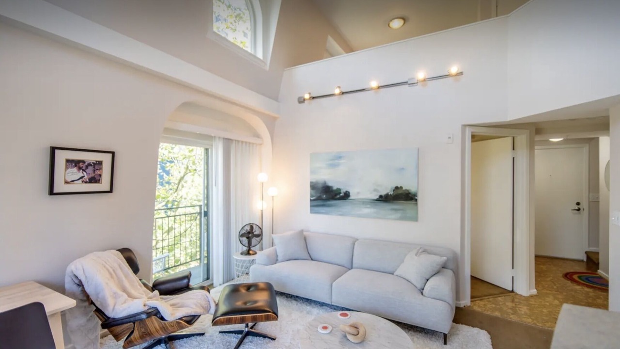 Photo of Livingroom in Belltown