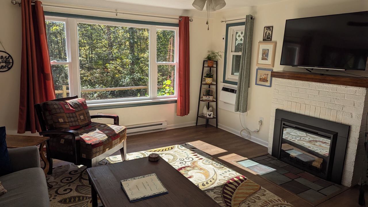Photo of Livingroom in Cardiff