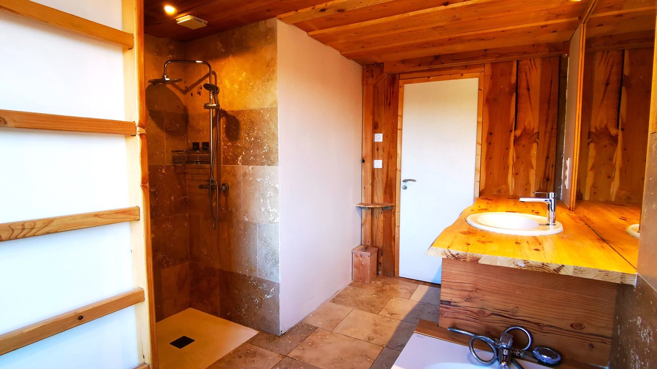 Photo of Bathroom in Roquevidal