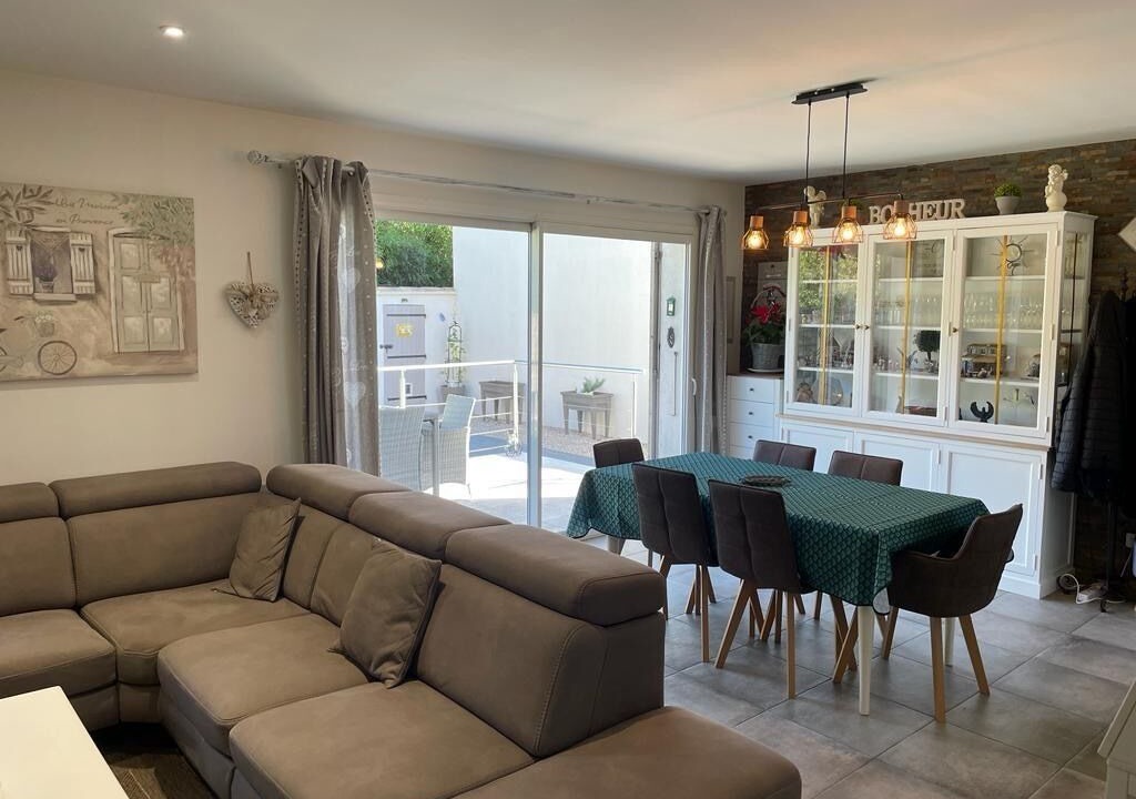 Photo of Livingroom in Meounes-les-Montrieux