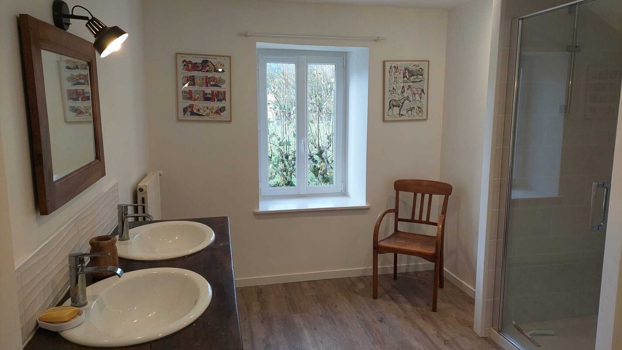 Photo of Bathroom in Saint-Joseph-de-Riviere