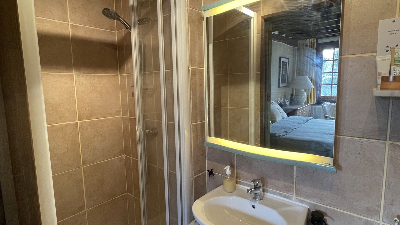 Photo of Bathroom in Saint-Etienne-l'Allier