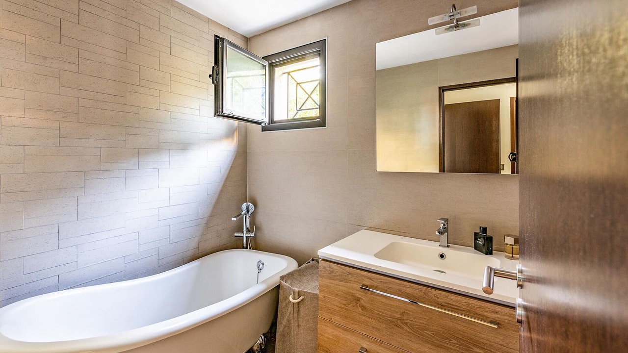 Photo of Bathroom in 8th Arrondissement