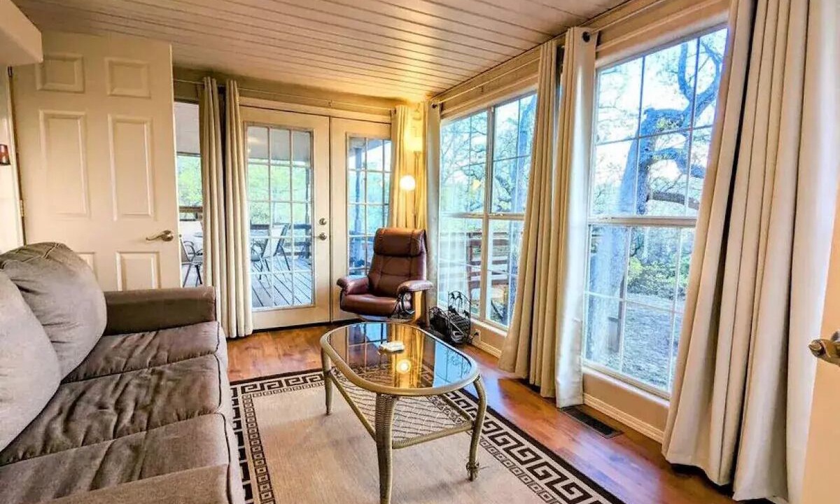 Photo of Livingroom in Davis