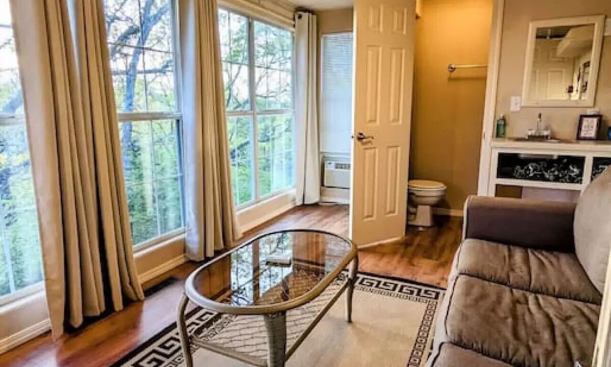 Photo of Livingroom in Davis