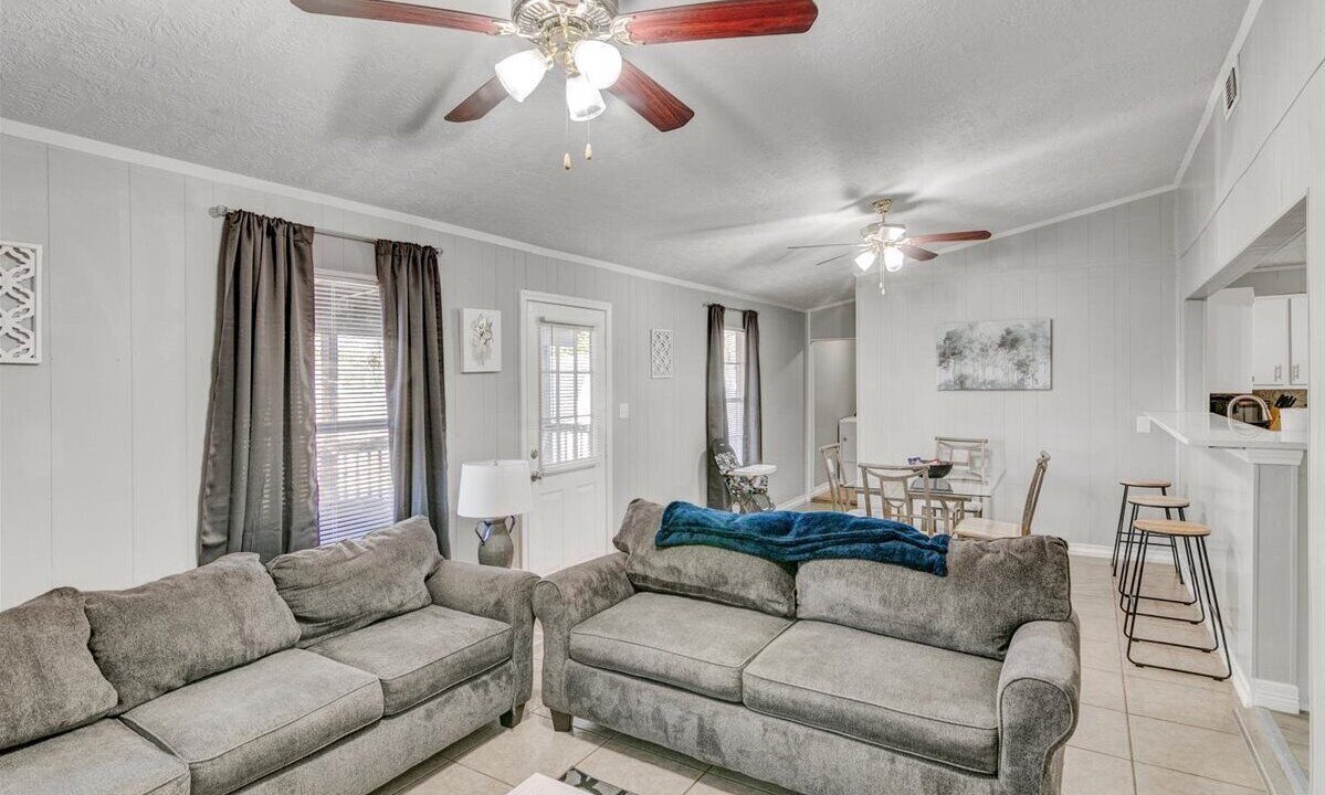 Photo of Livingroom in Groves