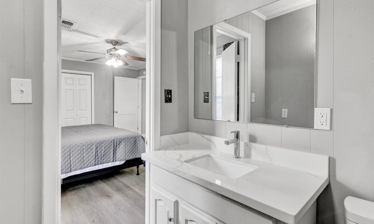 Photo of Bathroom in Groves