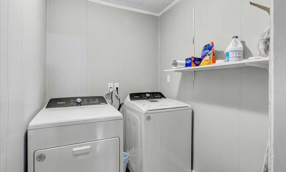 Photo of Bedroom in Groves