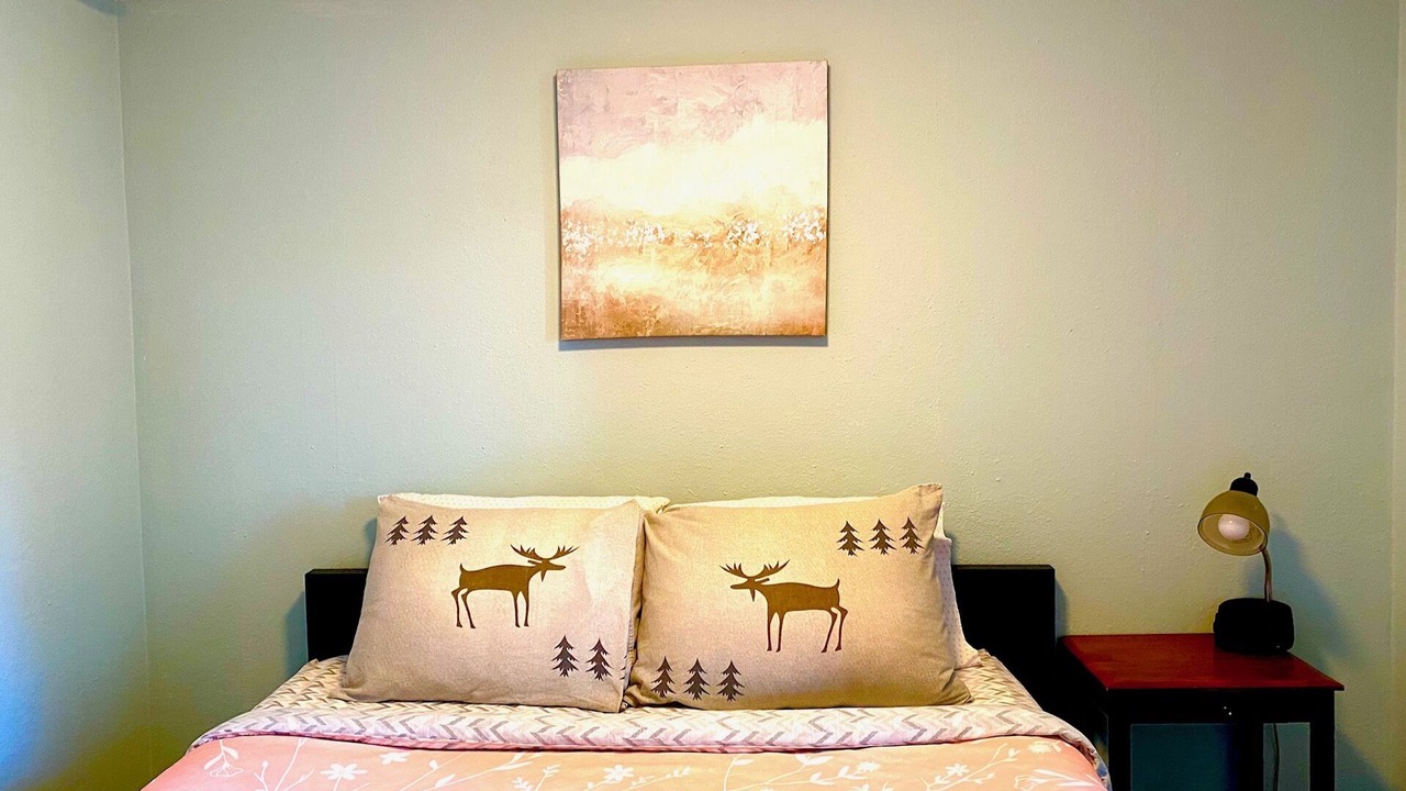 Photo of Bedroom in Powellhurst-Gilbert