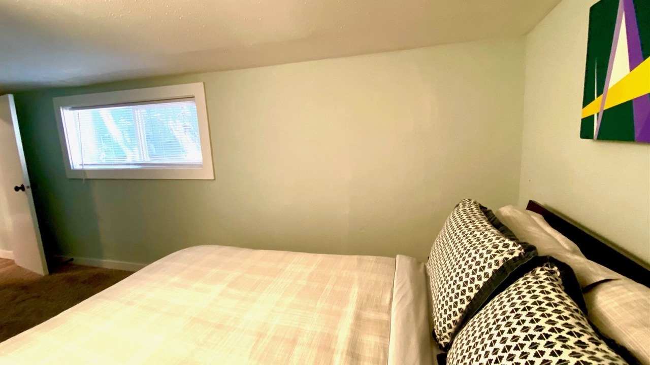 Photo of Bedroom in Powellhurst-Gilbert