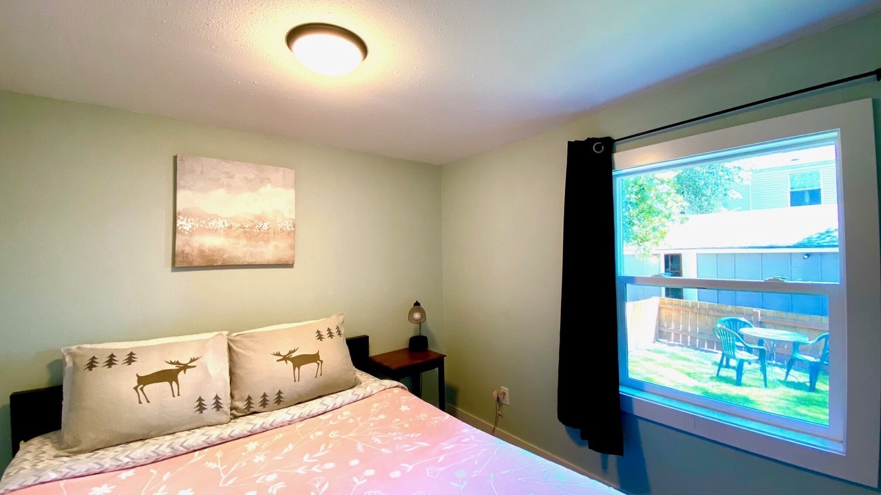 Photo of Bedroom in Powellhurst-Gilbert