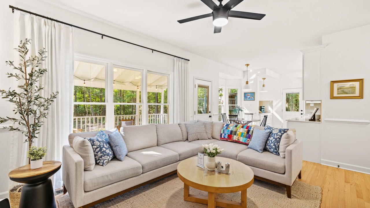 Photo of Livingroom in Hillsborough