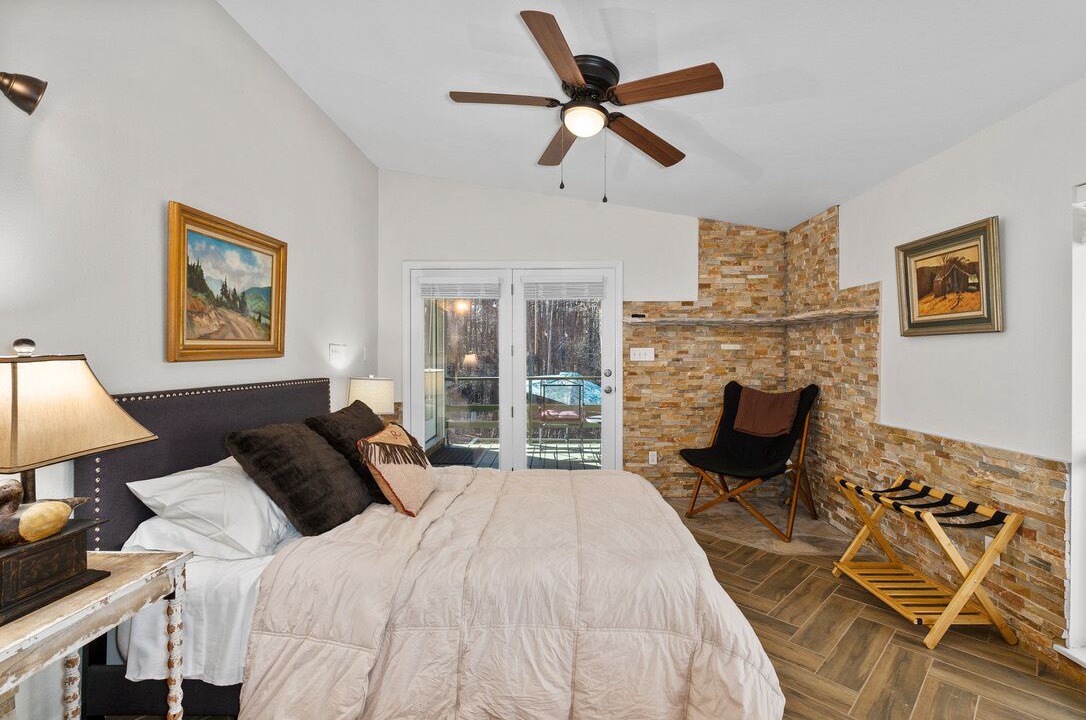 Photo of Bedroom in Karnack