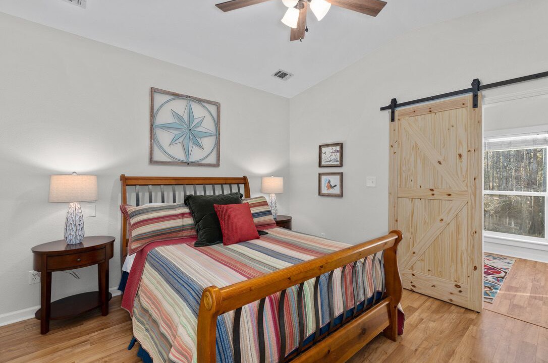Photo of Bedroom in Karnack