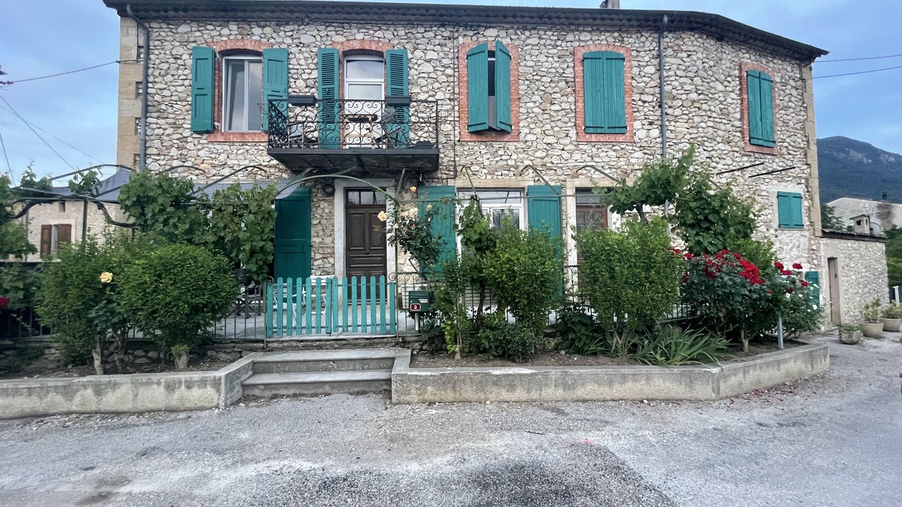 Photo of Outdoor in Menglon