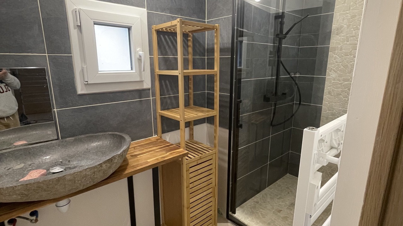 Photo of Bathroom in Menglon