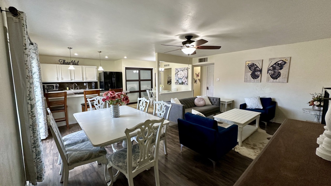 Photo of Livingroom in The Colony
