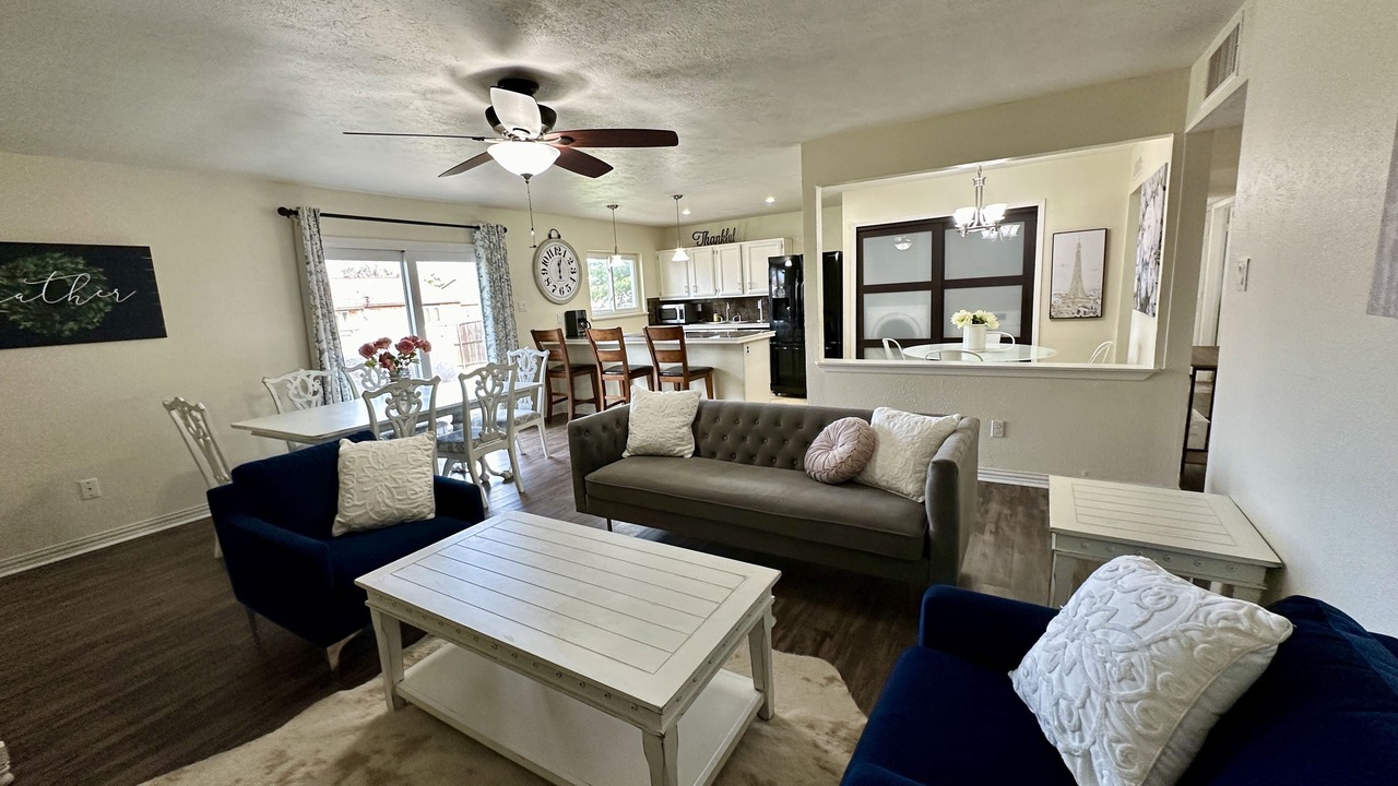 Photo of Livingroom in The Colony